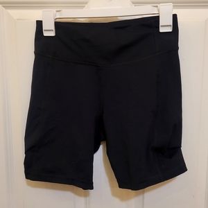 Stretchy black biker shorts